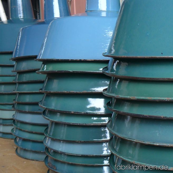 Nice collection of green enamel lamps – also in turquoise and petrol!